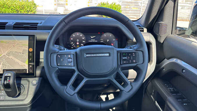 Land Rover Defender 3.0 D250 X-Dynamic HSE 110 5dr Auto Diesel Estate - Image 15